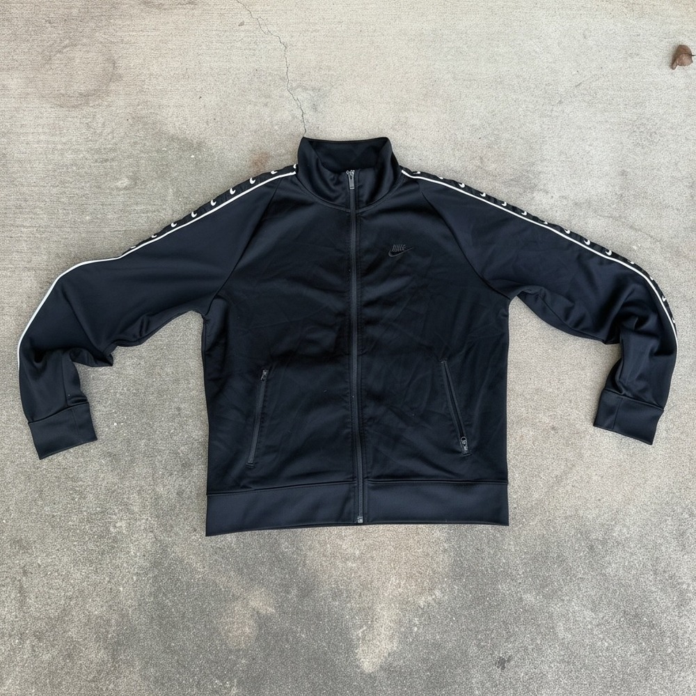 Nike Sportswear Men Black Repeated Swoosh Track Jacket Full Zip Large AR4938